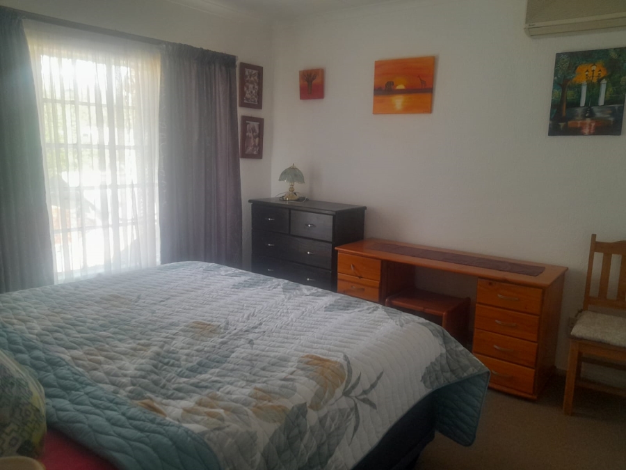 5 Bedroom Property for Sale in Heuwelsig North West